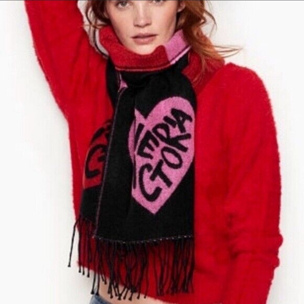 NWOT Victoria's Secret Love Victoria's Pink and Red Heart Winter Scarf.